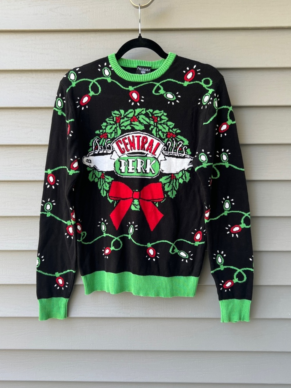 Friends TV Show Central Perk Christmas Sweater Women’s Small Holiday Knit